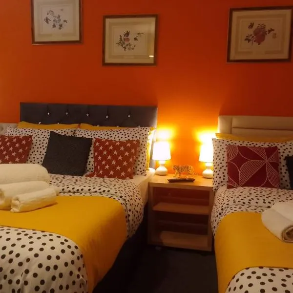10 Guests - Garden - Quiet Retreat Cottage, hotel v destinaci Walsall