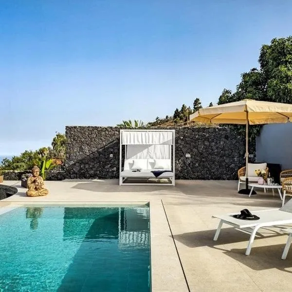 Casa de Ensueño mit beheiztem Pool und Jacuzzi, hotell i Tijarafe
