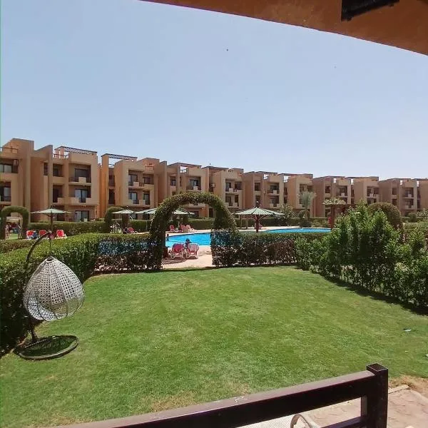 Blue Bay Asia Sokhna Aqua Park Families Only مارسيليا بلوباي اسيا السخنه, hotel in Ain Sokhna