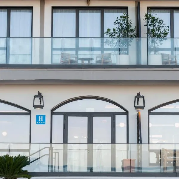 Hiru Uhinak, hotel v destinaci Deba