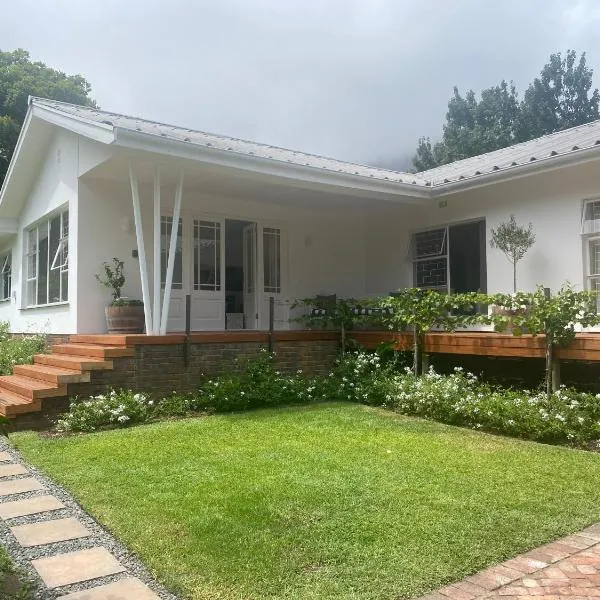 8 Sleeper, 4 Bedroom Home in Franschhoek, hotel in Franschhoek