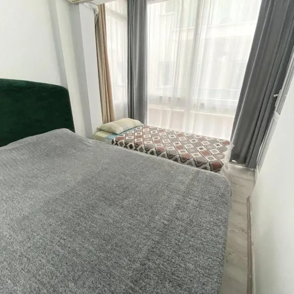 Luxury and Comfort in Central Alsancak Perfect for Groups or Families, hotel in Izmir