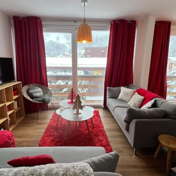 Rouge Canneberge -8 personnes- 84m2 Vue dégagée Sétaz, hotel v destinácii Valloire