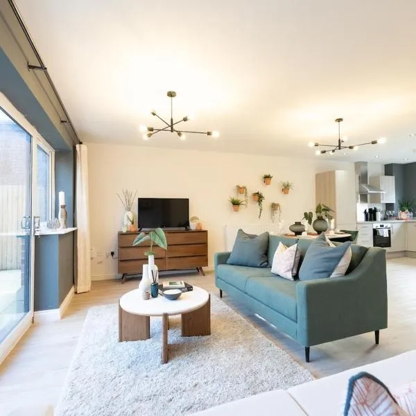 The Show Home - Grange Meadows 7 Adults 2 Kids, Hotel in Mossley