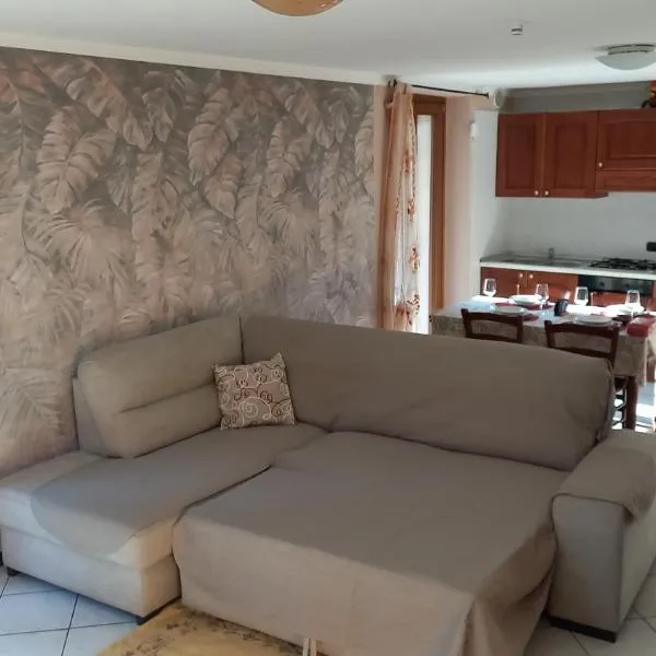 Casa Felice, hotel v destinaci Costa Volpino