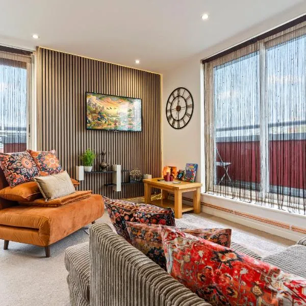 Desi Suite, Free Parking, Balcony, hotel in Leicester