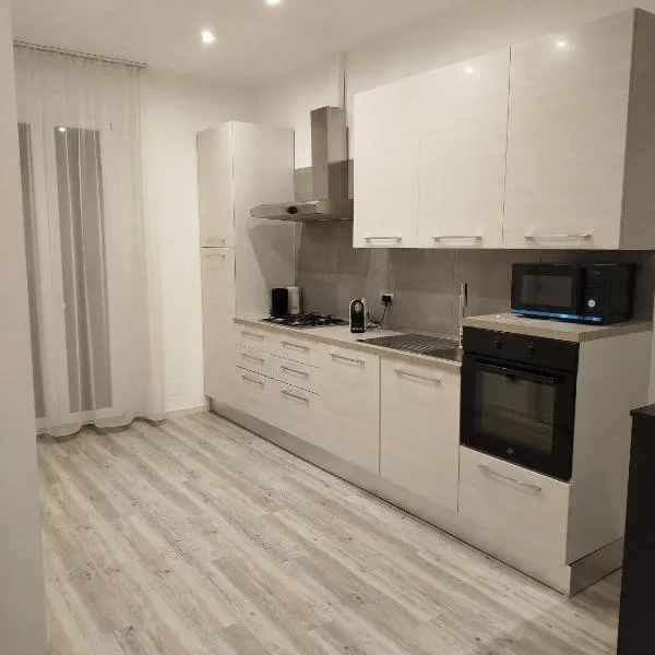 Appartamento Moderno, Comfort, Mare e Posizione Top, hotel v destinácii Falconara Marittima