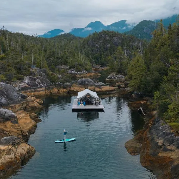 Lux Remote Glamping Hideaway, hotel a Ucluelet