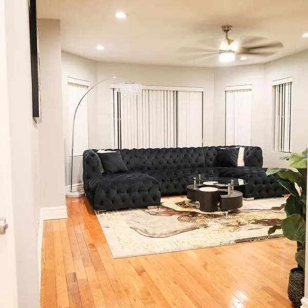 Gorgeous 4BDR in Chicago,15mins from DWTN, hotel in Chicago