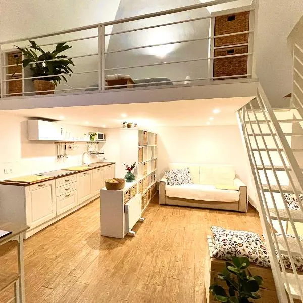 Apuliantales Bari-Cozy Suite, hotel in Carbonara di Bari