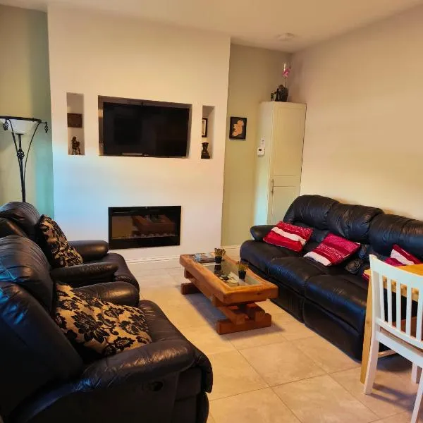 mitchelstown castle chalet, hôtel à Mitchelstown