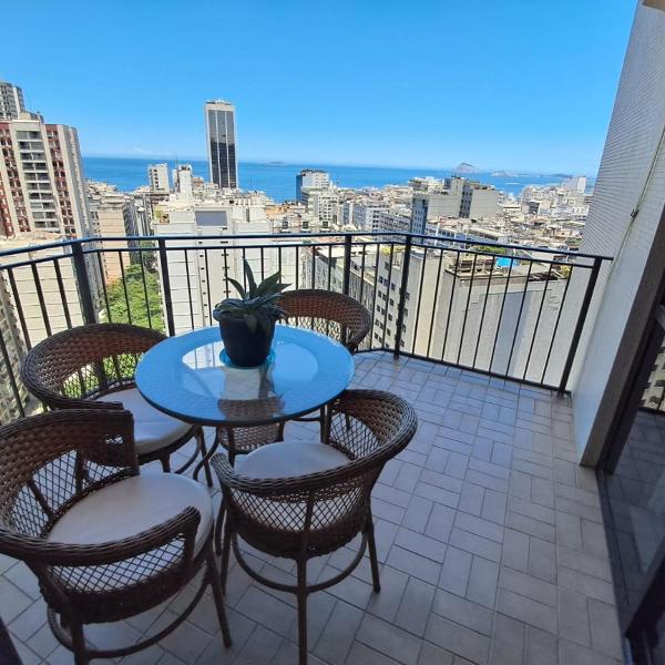 Flat Copacabana, vista pro mar e piscina!