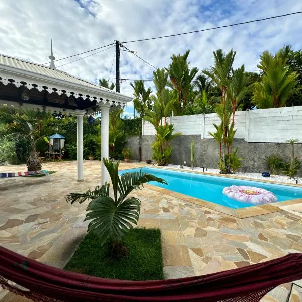 Cottage Palmier Rouge, hotel in La Trinité