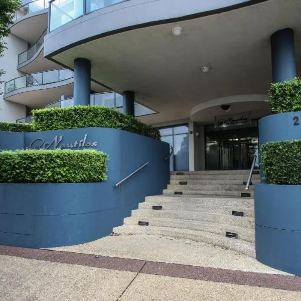 Nautilos On The Harbour, Hotel in Newcastle