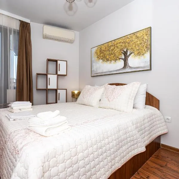 Family Apartment Panovi free 2 parking spaces, hotel in Plovdiv