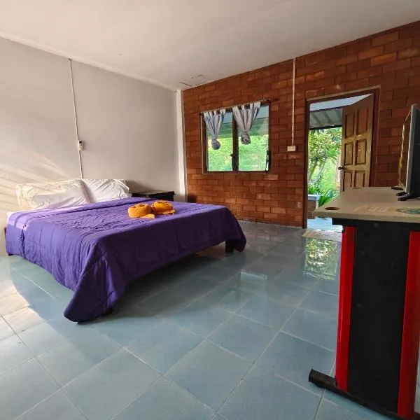 LungYod Guest House, ξενοδοχείο σε Ban Tha Ling Lom