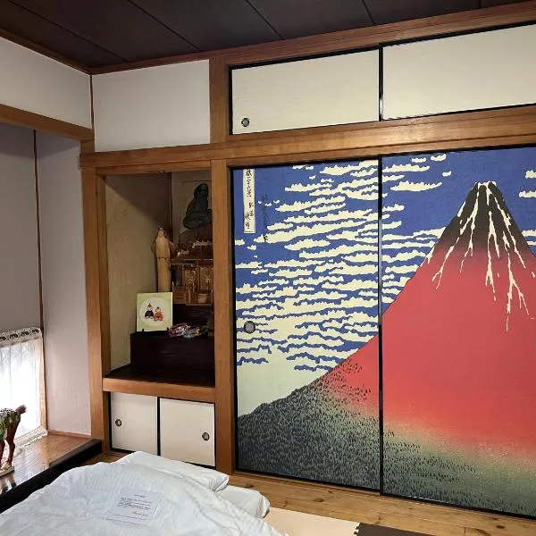 Classy仏生山, hotel v destinaci Takamacu