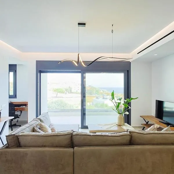 Luxury Seaview Apartments Close To Beach - KYANOS، فندق في مدينة هيراكيلون