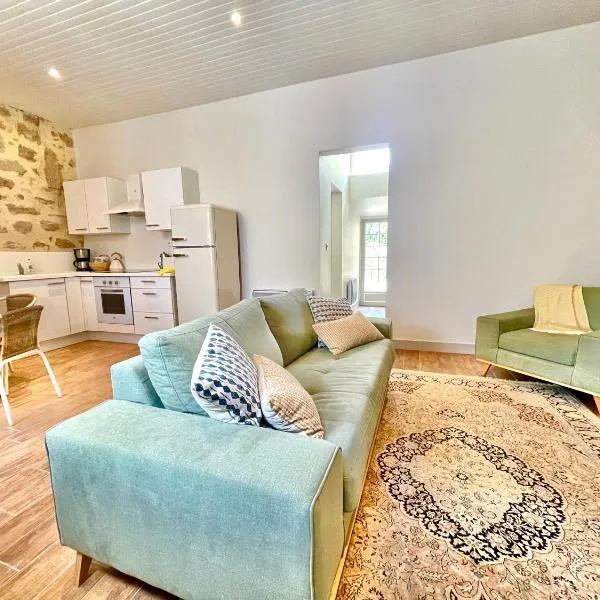 House in a Medieval Village, hotel in Saint-Macaire
