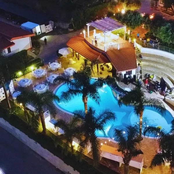 Residence Hotel La Taverna, hotel v destinaci Capo Vaticano