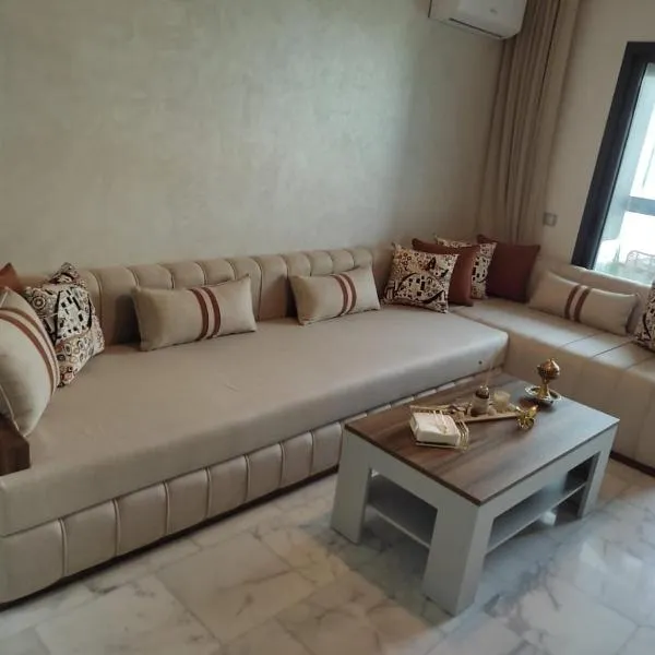 Beautiful apartment in the heart of Zenata, hotel en Aïn Harrouda