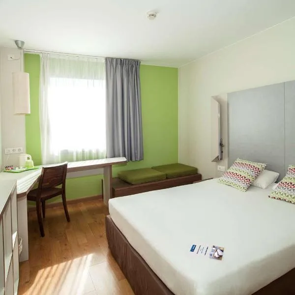 Travelodge BCN Cornella Fira, hotel v destinaci Cornellà de Llobregat