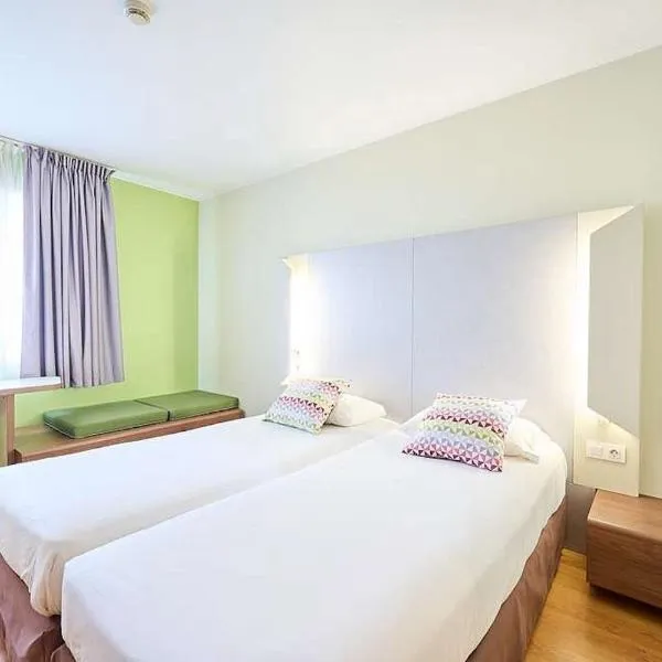 Travelodge BCN Cornella Fira, hotel v destinaci Cornellà de Llobregat