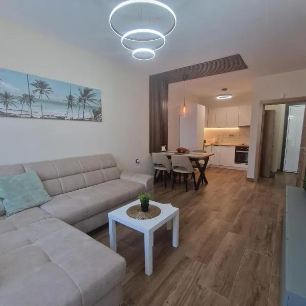 Sun Home in the Heart of Plovdiv - Central Location - Free Private Parking, hotel v destinácii Plovdiv
