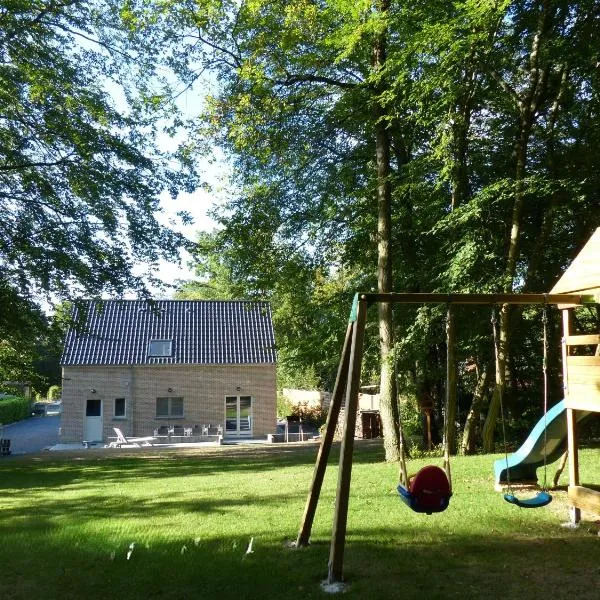 Séjour en famille au Bois Joli, détente, nature, activités pour tous: Beauraing şehrinde bir otel