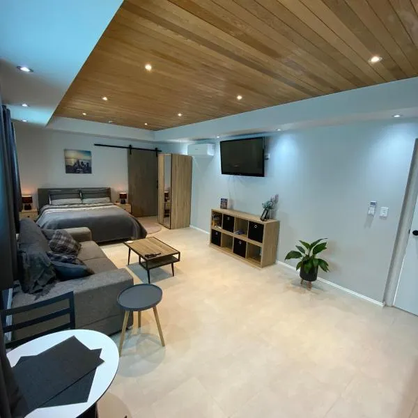 Mindarie beachside studio, hotel v destinaci Mindarie