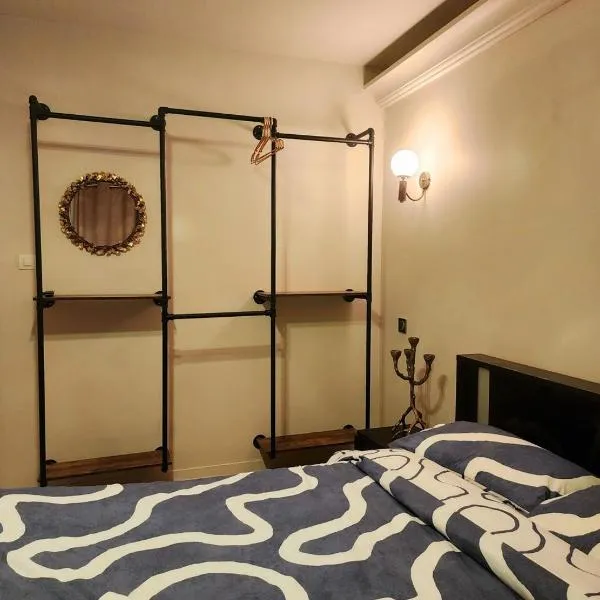 Private room in shared apartment、トゥールーズのホテル