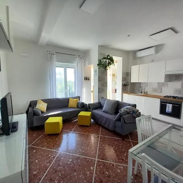Sunny Apt 20 min St Peter by train, hotel a Roma
