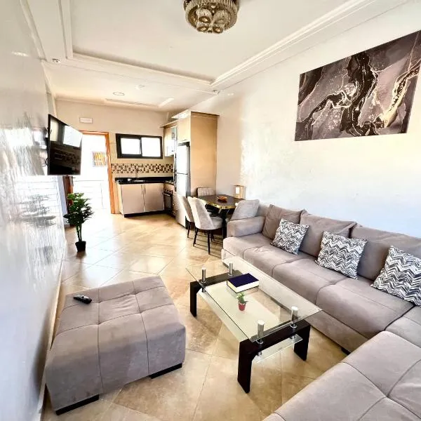 Aourir Beachfront Apartment 1 minute walk to the beach, hotel in Awrir