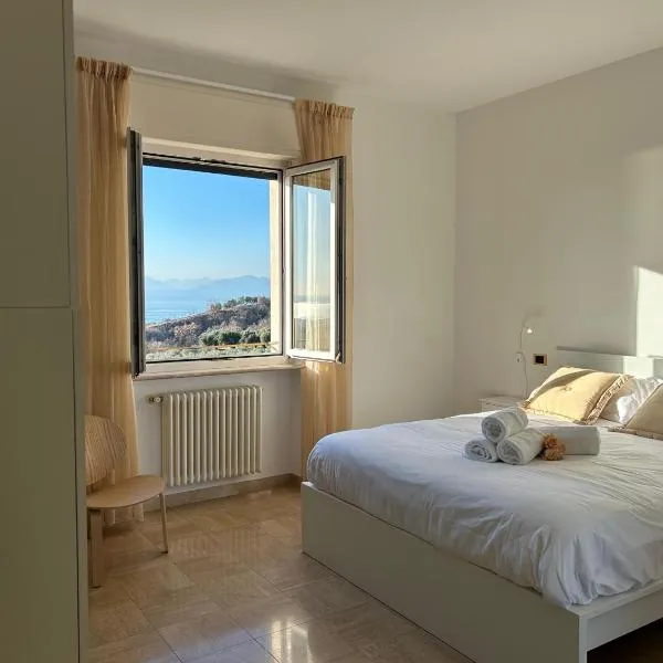 Appartamenti Cipriani, hotel v destinaci Cavaion Veronese
