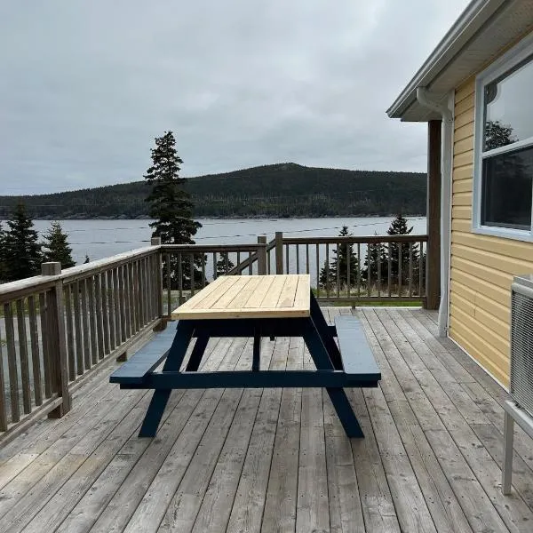 Oceanfront Cottage Walk to Trail & Boat Tours, hotel em Mobile