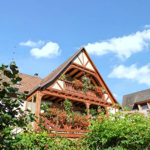 Maison charmante avec vue sur la montagne à Triembach-au-Val, hotel in Triembach-au-Val
