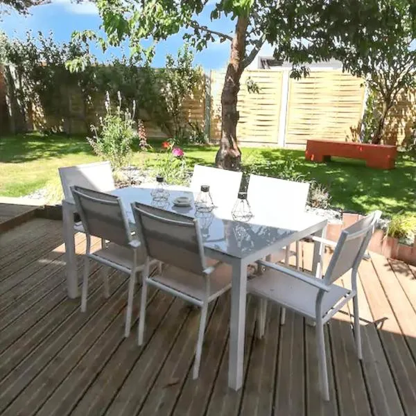 Maison spacieuse à Le Vivier-sur-Mer, proches des commodités, hotel in Le Vivier-sur-Mer