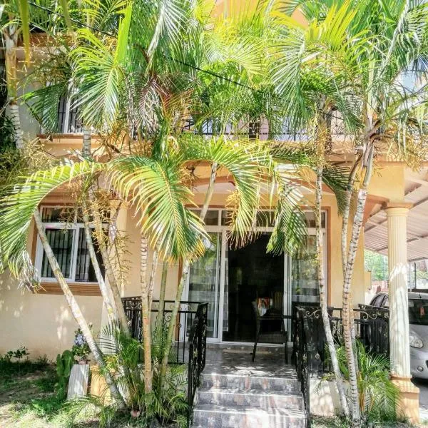 Spacious apartment in Flic en Flac, 115 m², mountain view, hotel a Flic-en-Flac