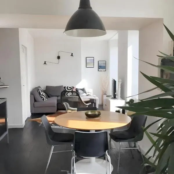 Appartement moderne à Granville - 55 m² - Vue sur mer, hôtel à Granville