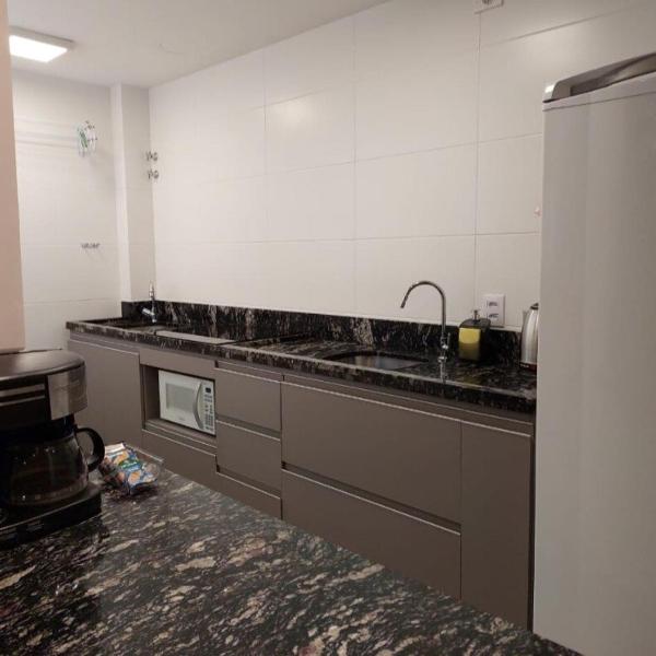 Belo apartamento quarto e sala bem localizado - Foto 4