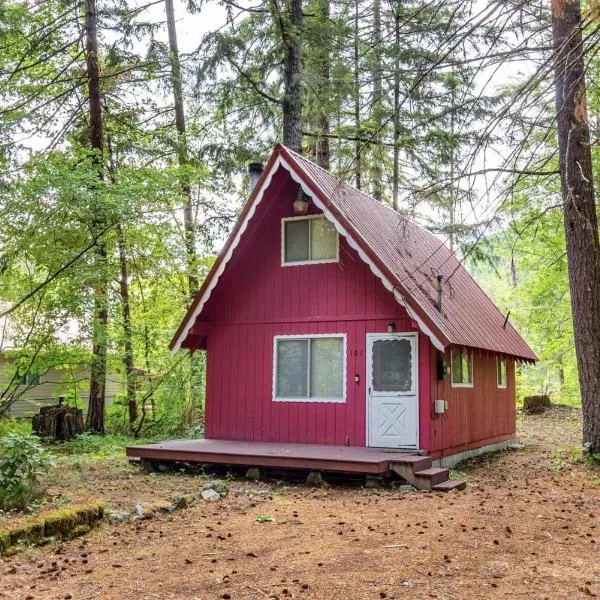 Little Red Chalet, hotel in Packwood