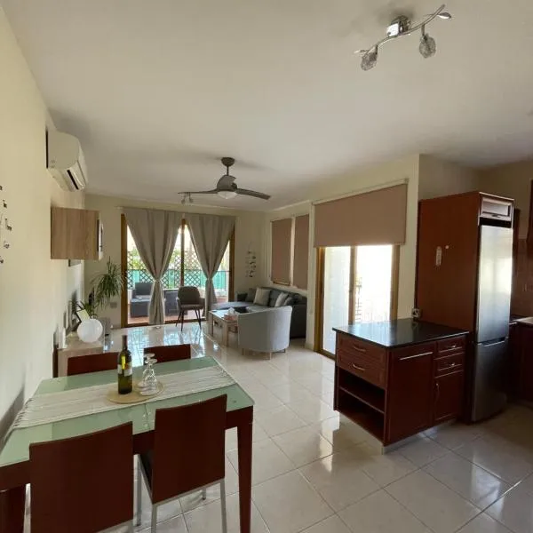 Seascape apartment, hotel in Larnaka