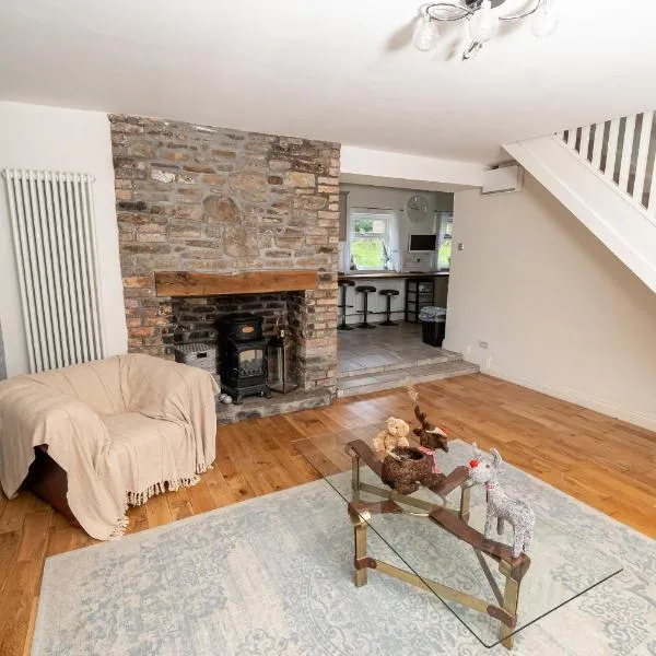 -- Huge -- 5-bedroom home & Private Gym by Tailored Accommodation, hotel in Swansea