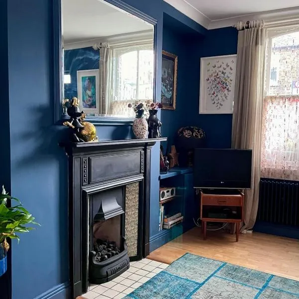 Stylish city centre house, perfectly located, hotel in Dublin