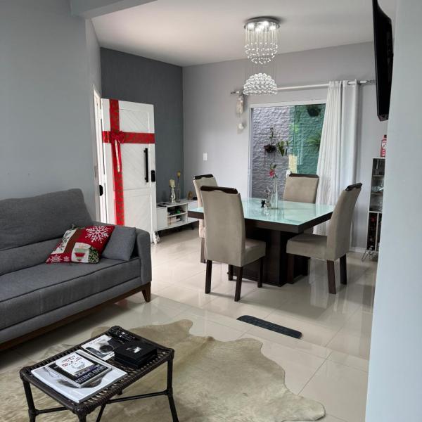 Quarto Florianópolis com AR, SmartTV, sacada e banheiro exclusivo em casa - Foto 5