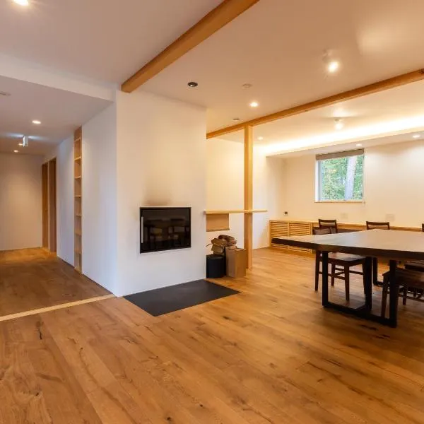 Rinrei terrace 一棟貸切 シングルルーム6部屋 各部屋トイレ シャワー付, hotel in Azumino