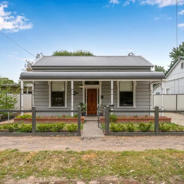 Palm Cottage, hotel in Benalla