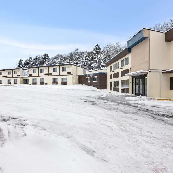 Econo Lodge Manistee, hotel v destinaci Manistee