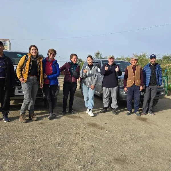 BEE HAPPY Hostel, hotel in Dalandzadgad