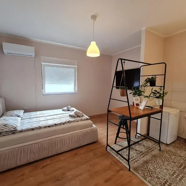 Apartmani Zrenjanin โรงแรมในซเรนยานิน